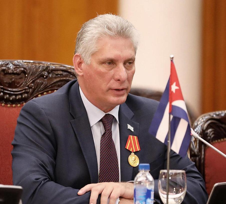 就在刚刚
 
古巴方面突然宣布了：入境审核只认可中国大陆签发的旅行证件，所谓“台