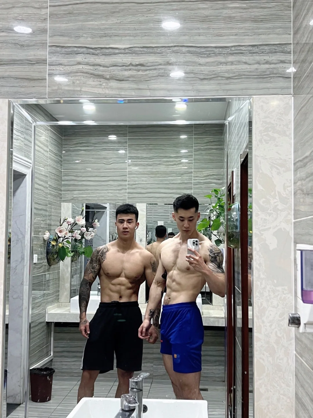 冷白和黑皮极限二选一