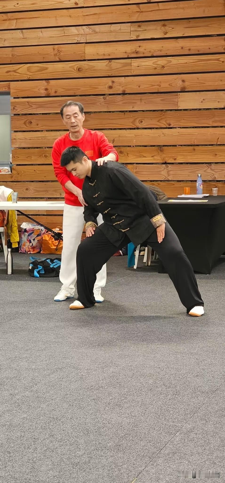 能否用一句话说出幸福是什么没问题。我就是晚上锻炼，选择七点半左右开始，对睡眠非常