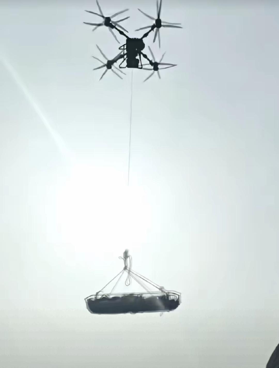 回怼网友“怕死”后坠崖！网红博主用生命警示：博眼球不能赌性命！
 
真的太痛心又