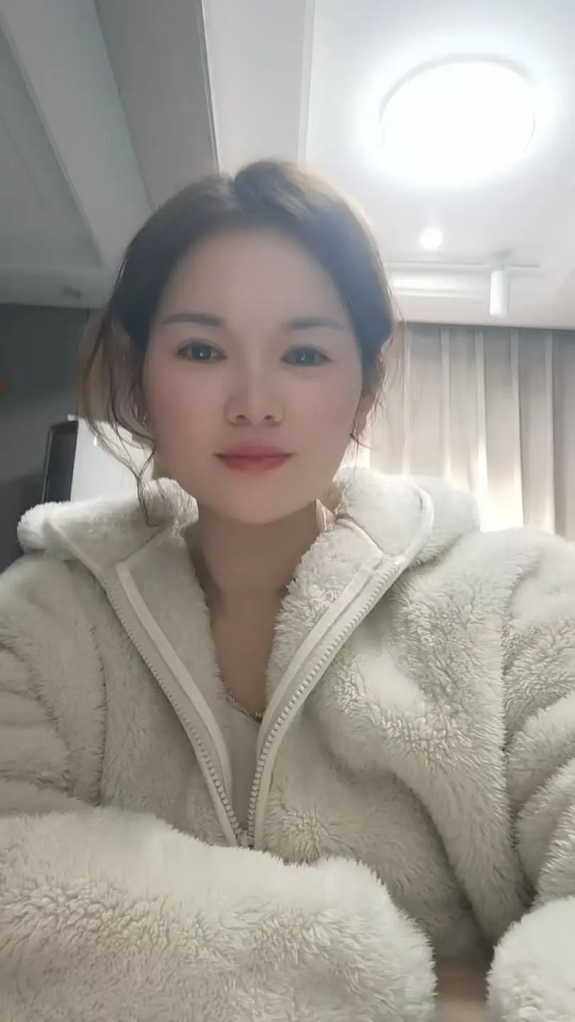 该死的视频，为什么要上热门，你们都别私信问我了哈，让大哥跟你们说去😎