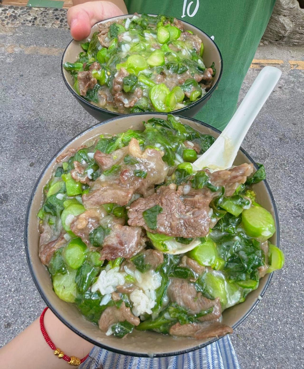 感谢张凌赫！！确实是无锡数一数二好吃的。
这还是我认识的火锅店吗环境好浪漫
太会
