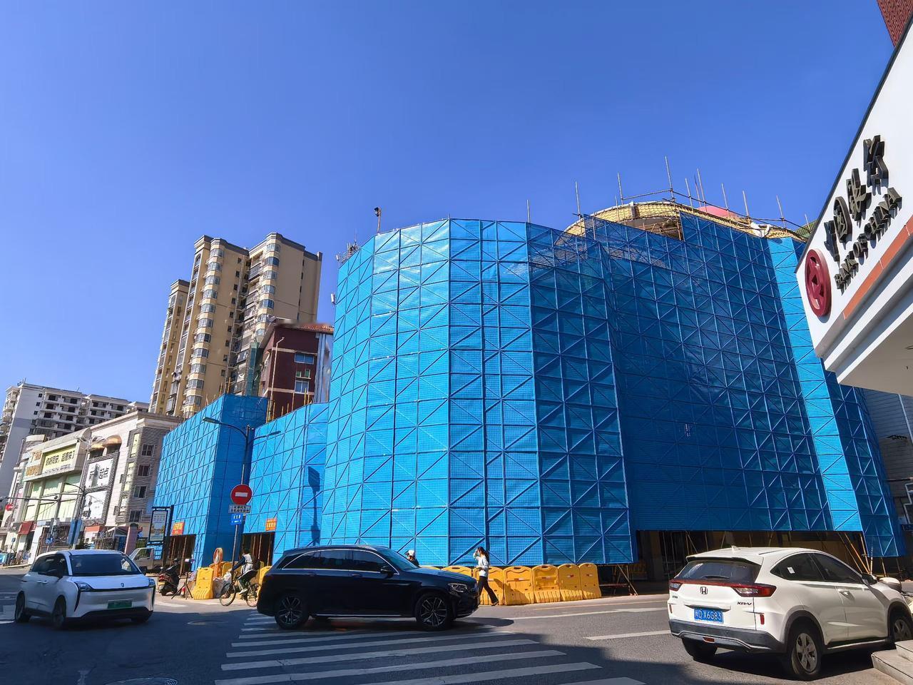 同安老城区难得看到的场景。。。同新路步行街一排的立面改造也在进行中(没拍照）。不