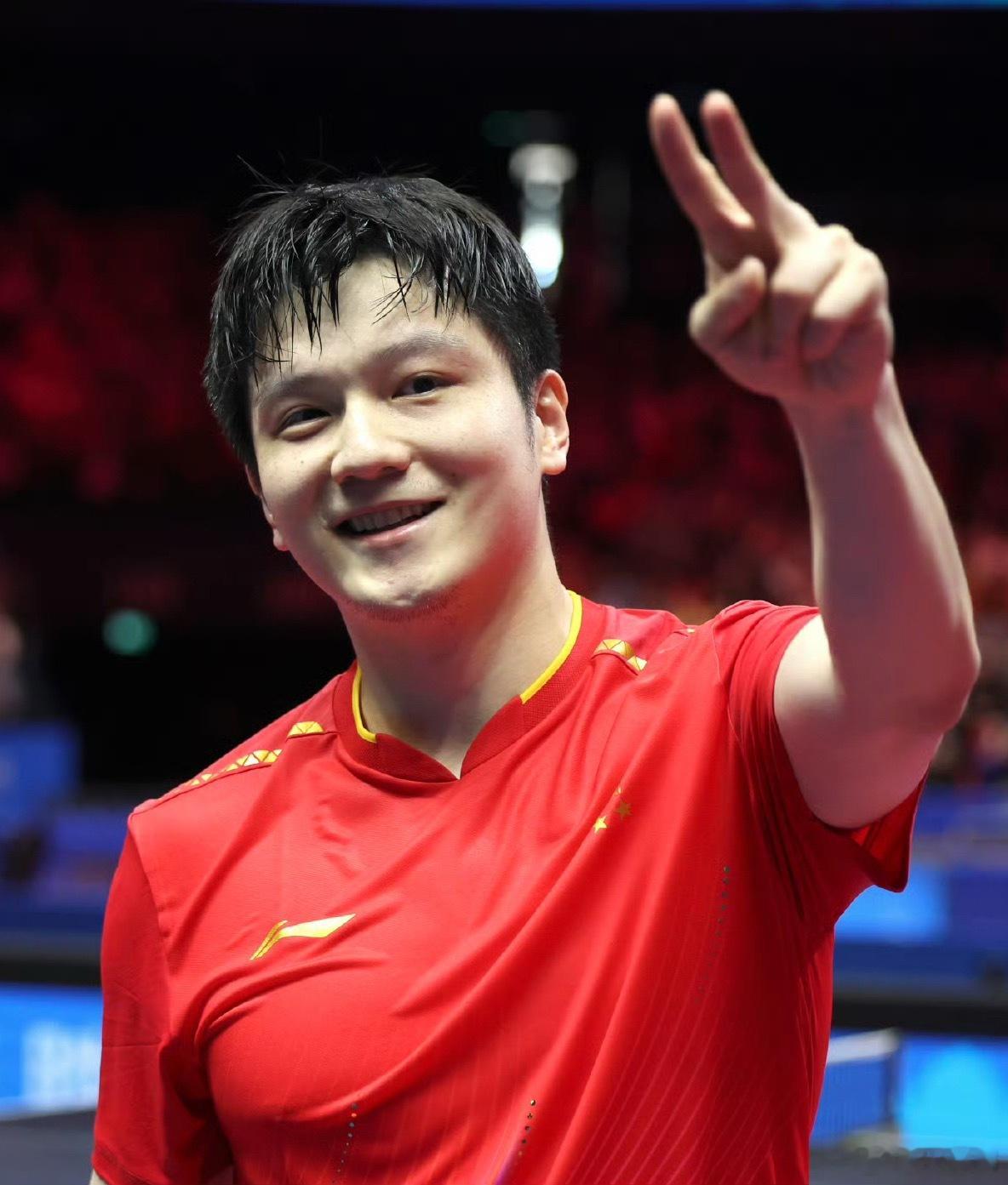 论樊振东如何在2分钟里拿到11分这还用论吗？简单总结3个字——就是强！职业赛场比