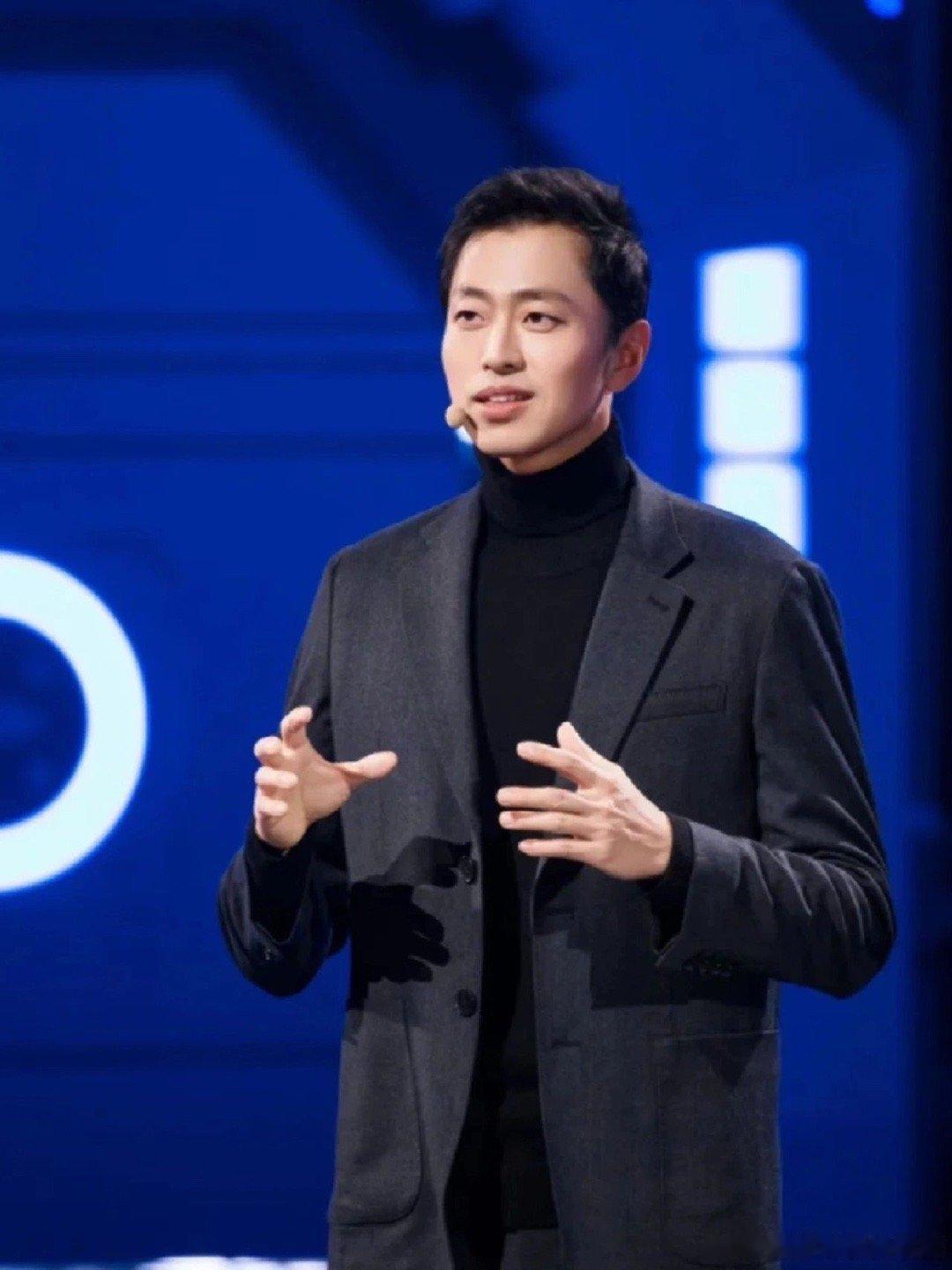 #水哥变帅的原因找到了# 现在大家可能也是没有想到为什么会一下子变得这么帅起来，