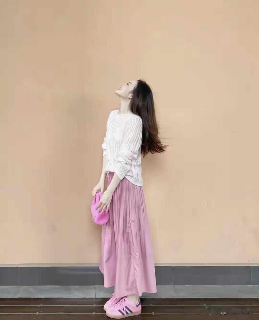 以前听到的是：
穷养儿，
富养女。

理解是：
养儿，
就让儿子多吃苦。
养女，