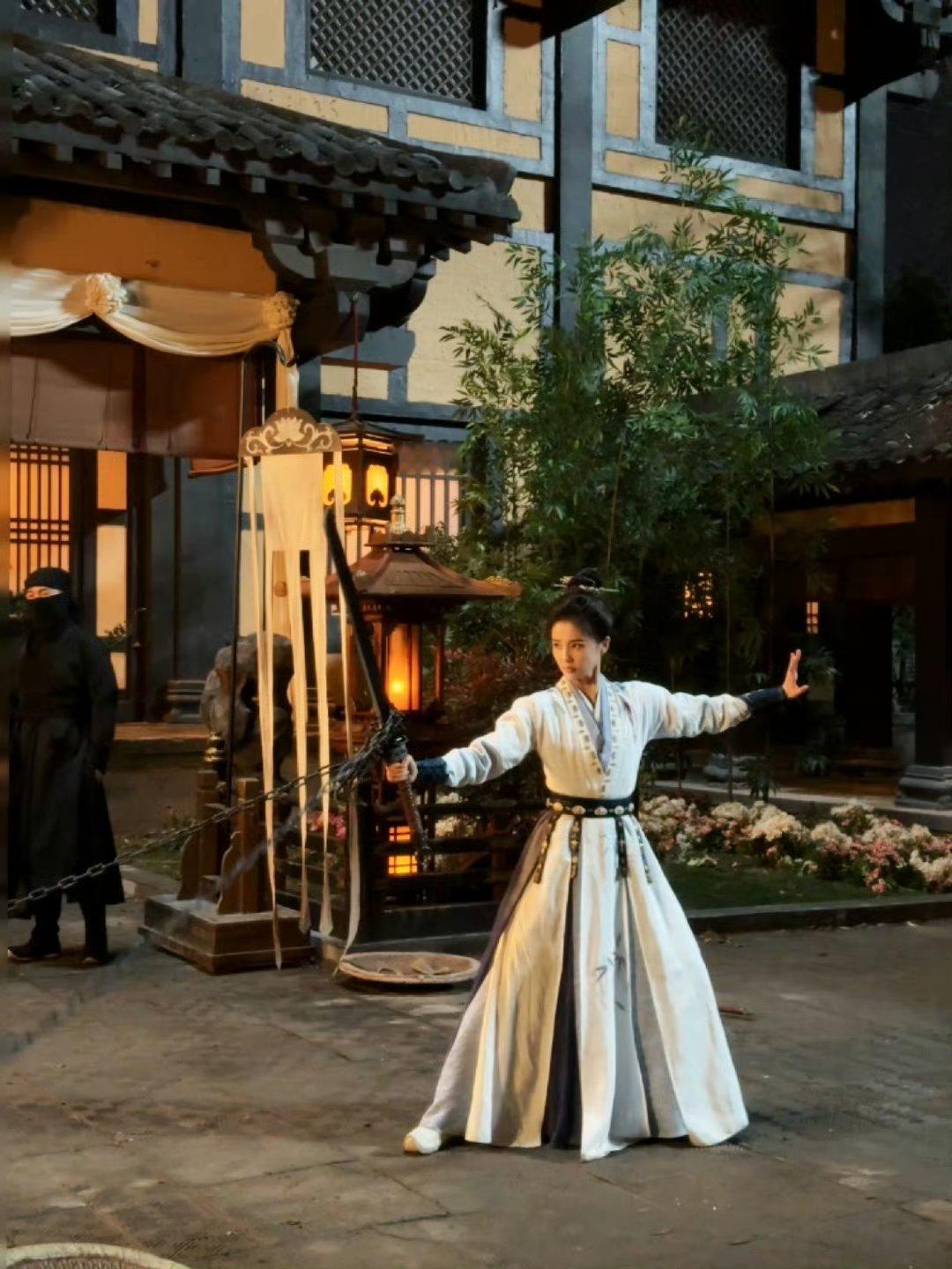 白鹿李佩仪白衣live白鹿白衣入画 白鹿李佩仪白衣live，衣袂生风，白衣入画，