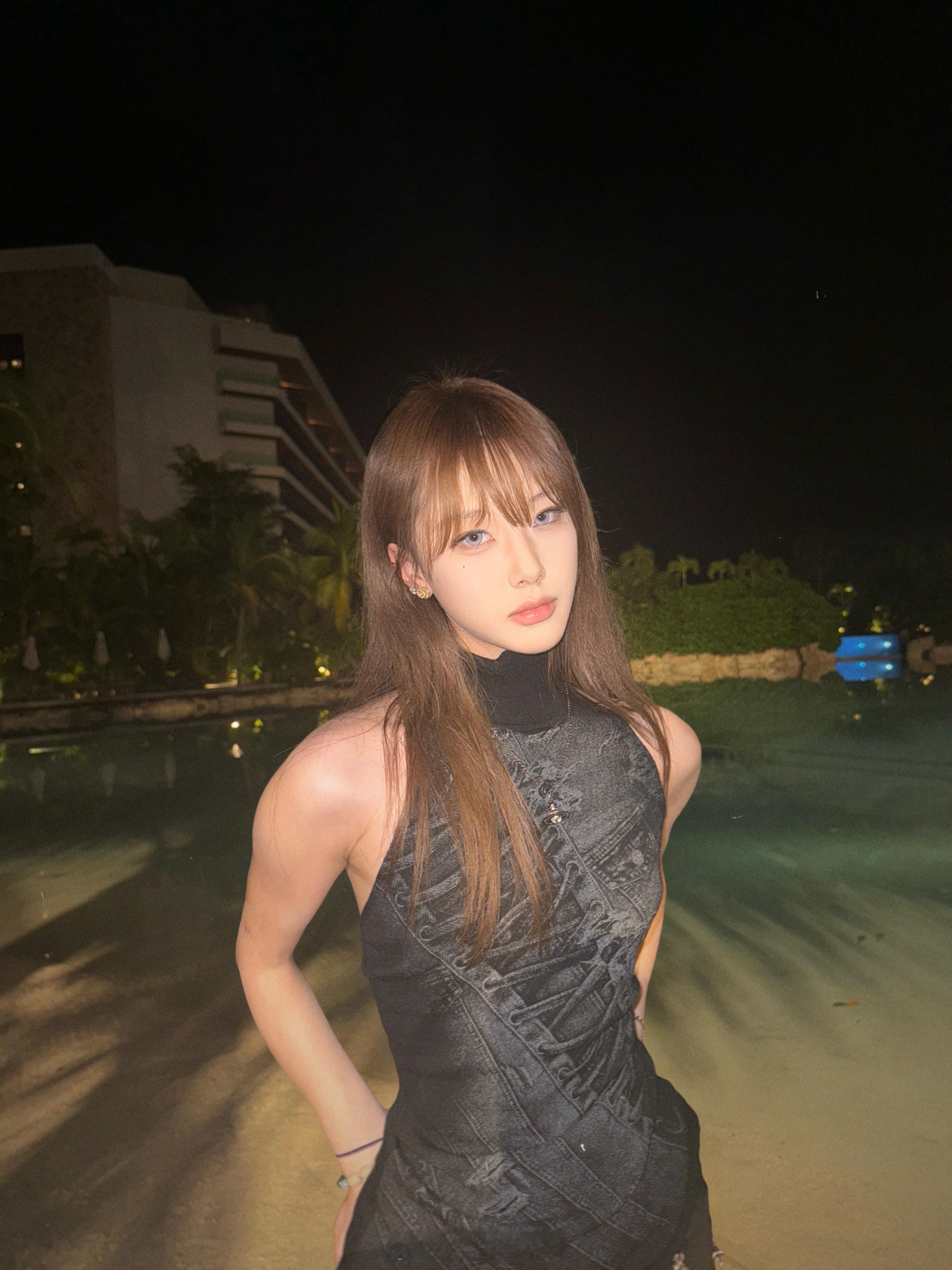 who is she？ 