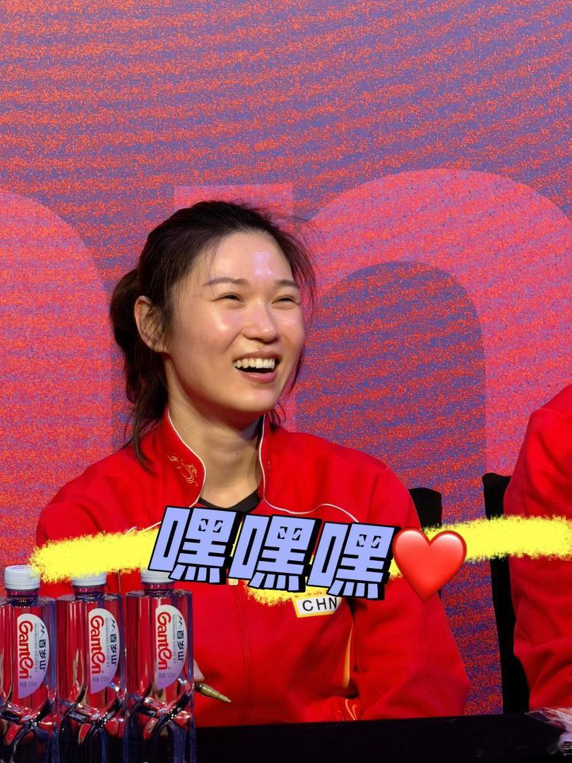 女排队员王梦洁总结心路历程我们享受过追捧，也咽下过不甘。最难是承认：有些球不是输