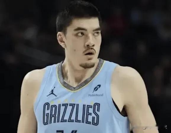 04月21日的NBA季后赛G1之战，雷霆以131 - 80的比分战胜了灰熊。
在