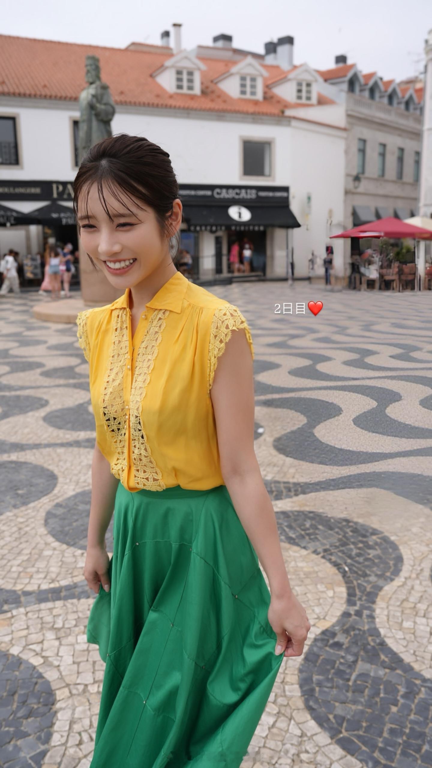 河北彩花去欧洲拍写真，为什么都是这种服装拉完了大花裤子👉网页链接