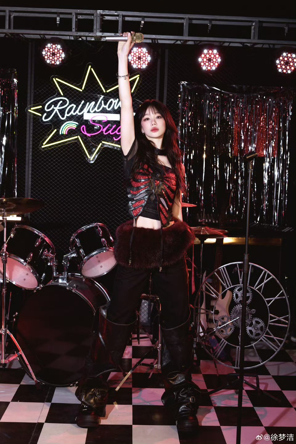 徐梦洁声音抖了一直以来vocal都不算强项 但是敢于面对最真实的自己 并且不断学