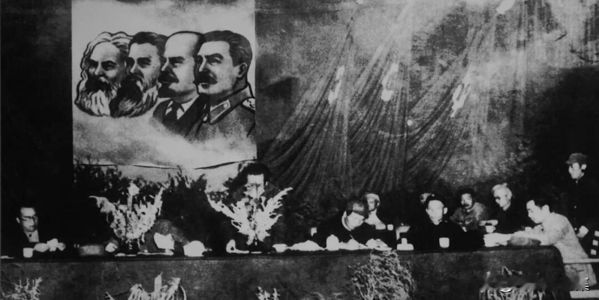 【周总理历史上的今天——6月21日】
1944年5月21日，中共六届七中全会第一