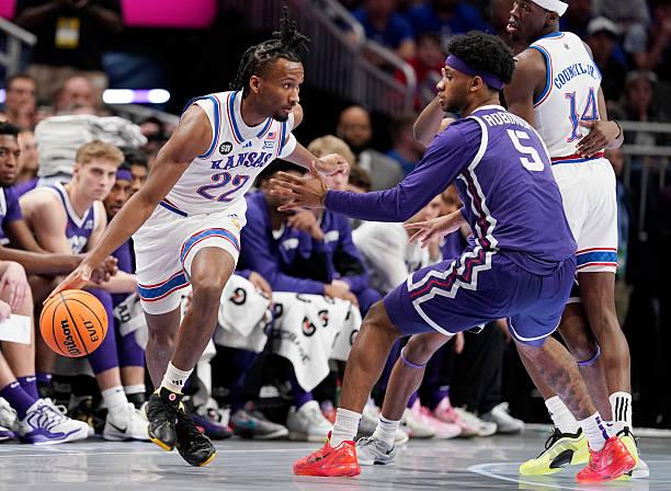 全美第14号种子堪萨斯大学坐镇主场以78比73战胜了TCU。本场比赛中，堪萨斯大