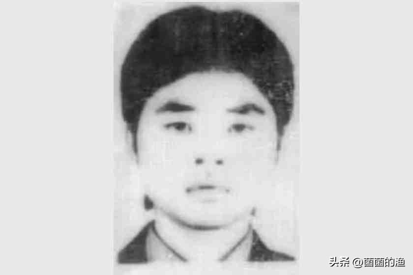 谁说咱们中国人在国外买房是“人傻钱多”？这位福建大哥的操作，直接把英国政府整不会