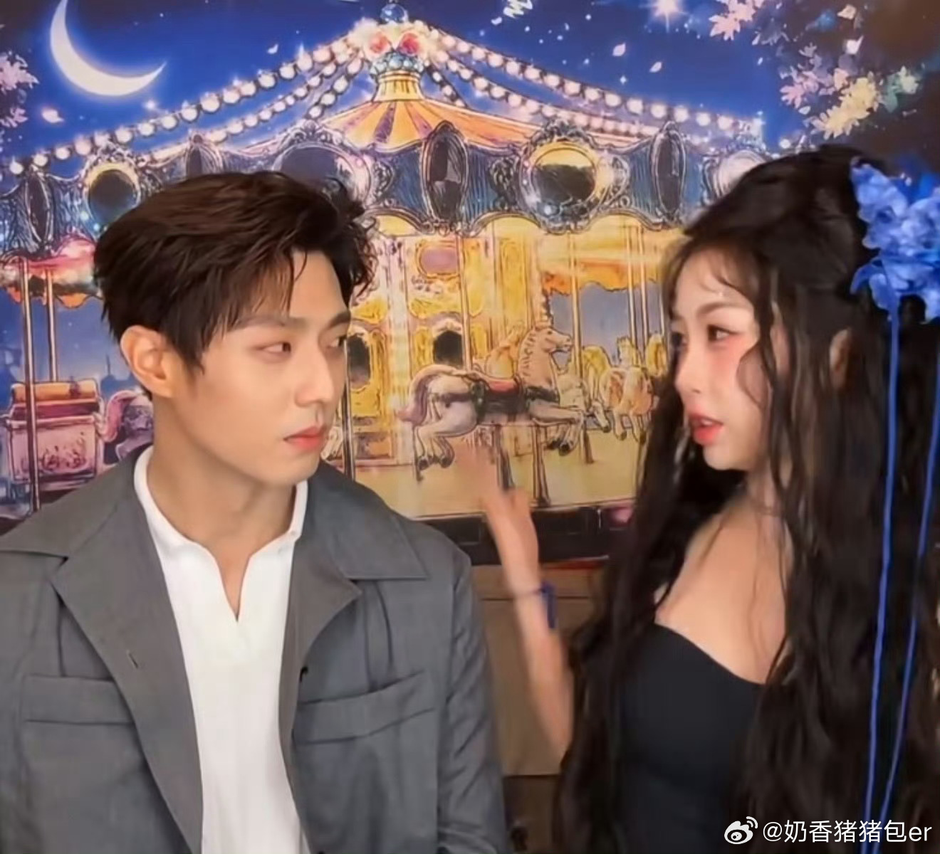 虞书欣直播给陈靖可化妆太萌了这两只 