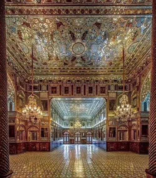 一个成立不到300年的美国，打了中东的两河流城——古代文明的发源地。
   19