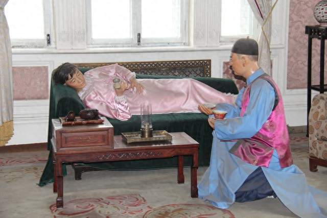 光绪为啥不敢真的杀了慈禧？溥仪晚年坦言：他敢杀，但是杀不起
