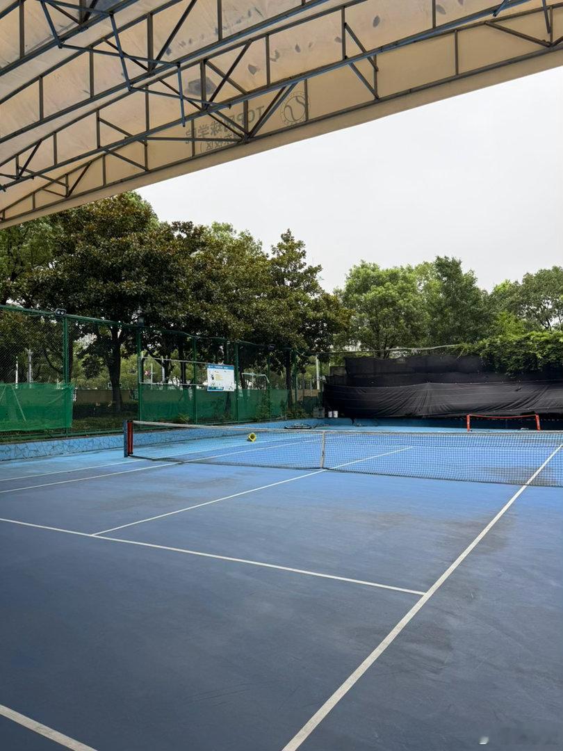 运动day打卡嘀嗒嘀 凉爽舒适的阴天☁️终于可以练球🎾～ 