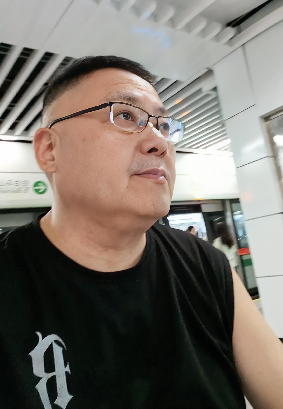 这段时间，在我视频评论区和抖音直播间，有不少黑粉带节奏，但也有很多关心爱护老王的