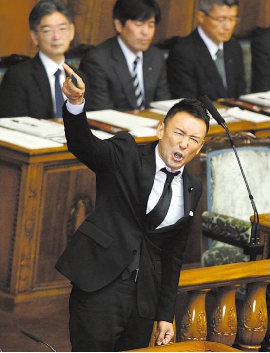 日本坐不住了！山本太郎在国会质问高市早苗：“就算不开战，只要两个月，从中国进不到