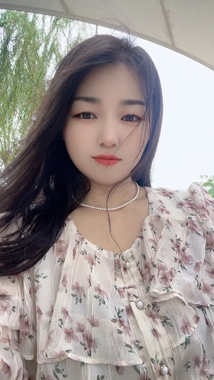 同志，儿女情长上不得台面！你要杀伐果断，你要贵不可言，你要有乾坤之气...