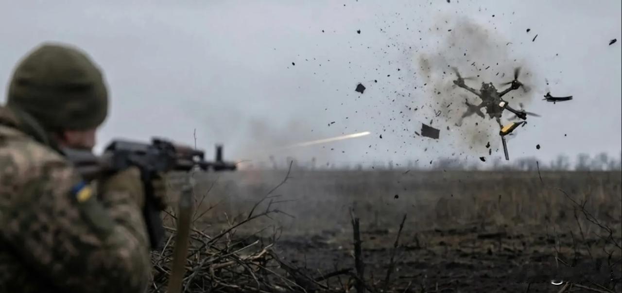 【乌克兰将扩大“ 爆豆”无人机杀伤弹药的生产】
 
乌克兰计划扩大专门用于打击无