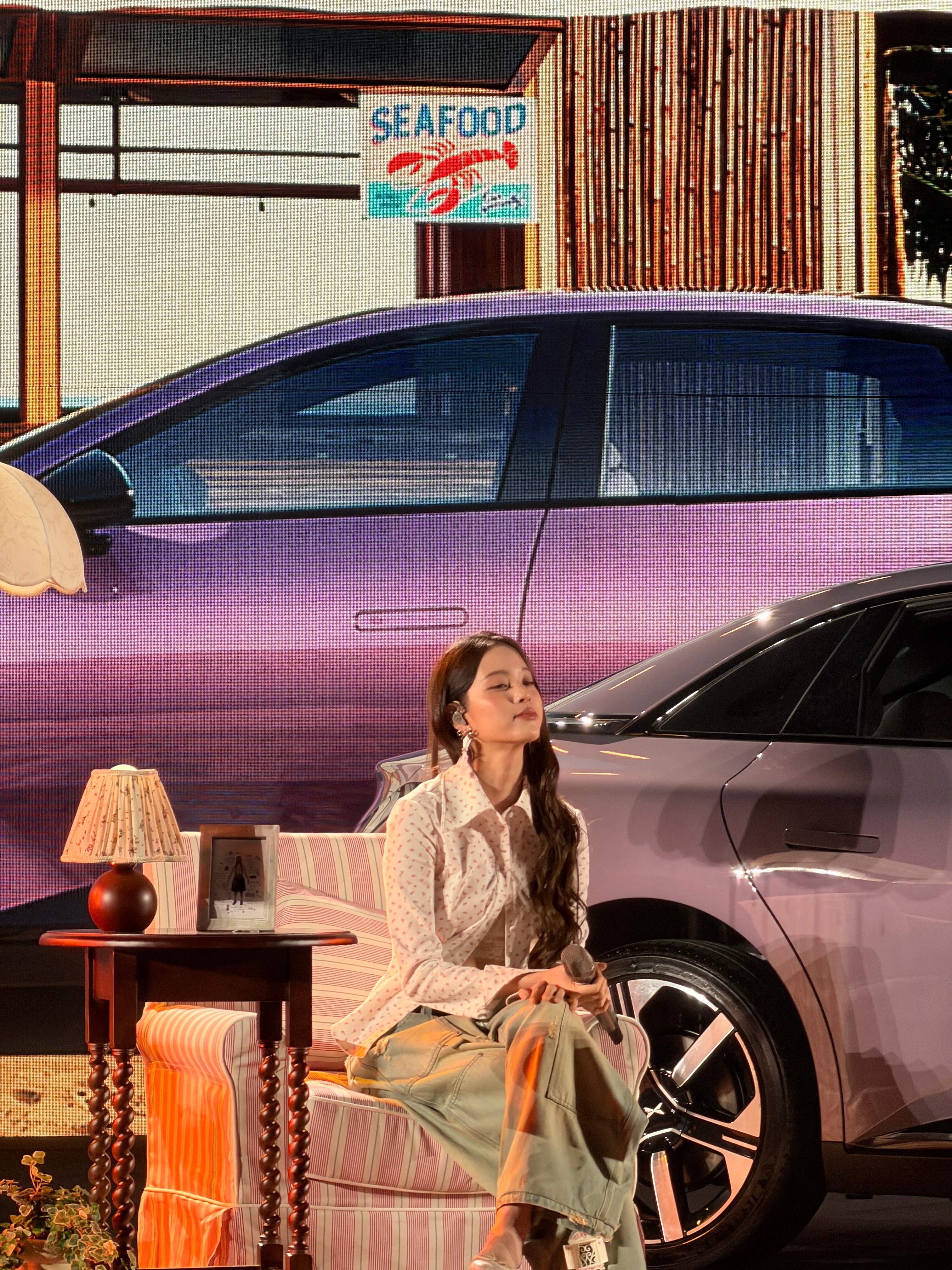 夫妻AI写公众号年赚200万这个热搜没准都是 AI 的。真正赚钱的人不会把赚钱的