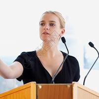 婚姻说的直白一点，是男女双方经济互补合同
自从小姨全宣布婚不育
拿出她一套自己的