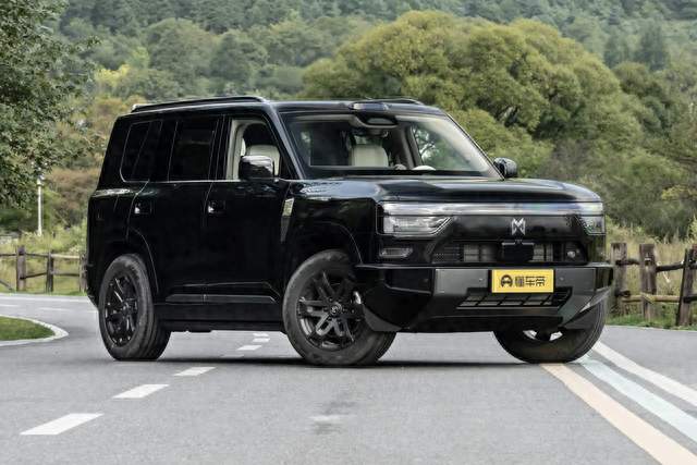 2026款猛士X700：全能SUV，硬派越野+精致家用双面派