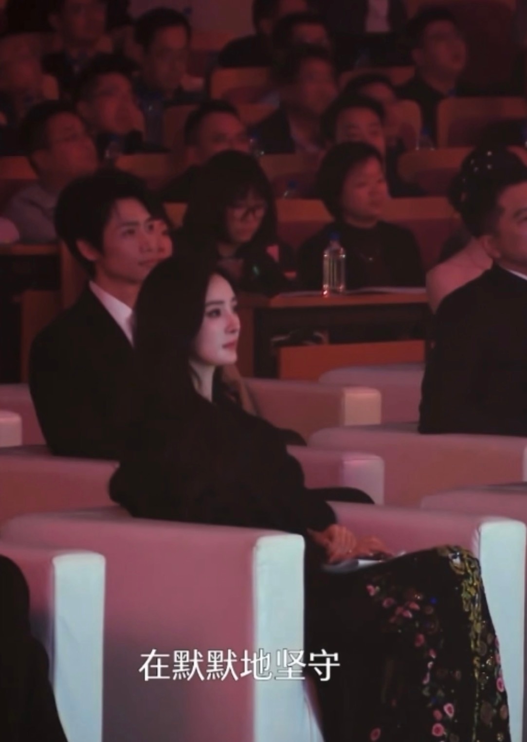 好温柔的侧颜幂