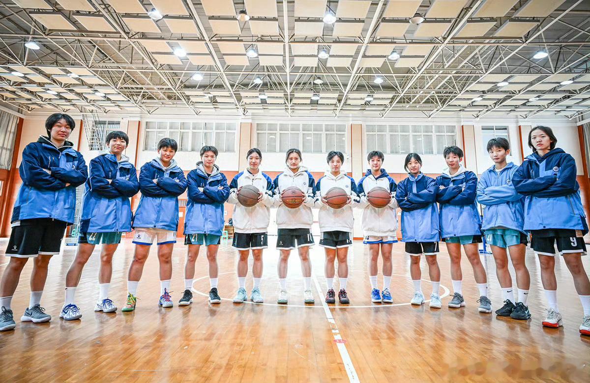 玉环这支女篮七夺台州冠军玉环女篮太飒了！七夺台州冠军，每一场都拼尽全力，这份荣耀