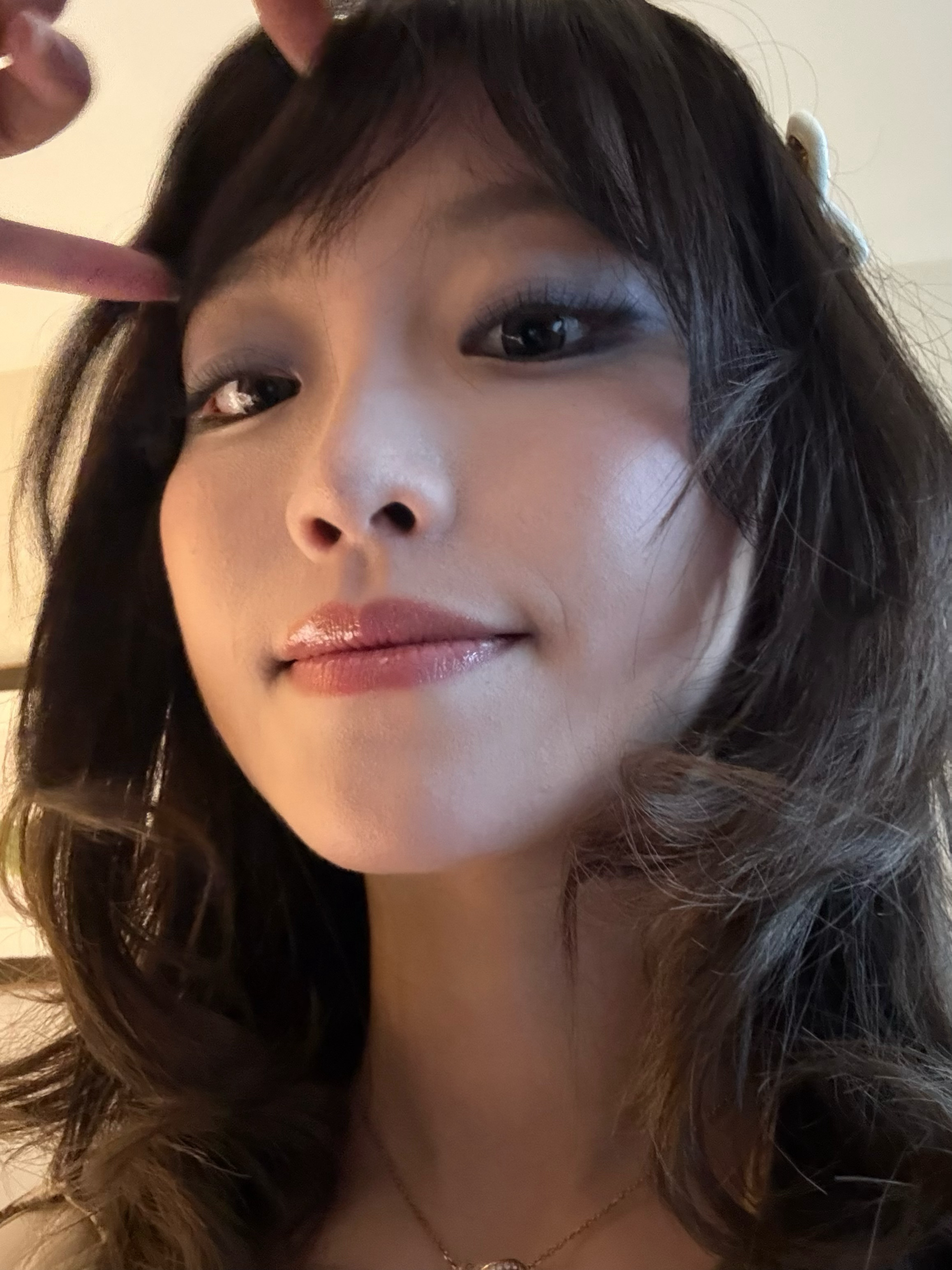 妆容分享 我们抽象女的自拍角度是这样的！ 