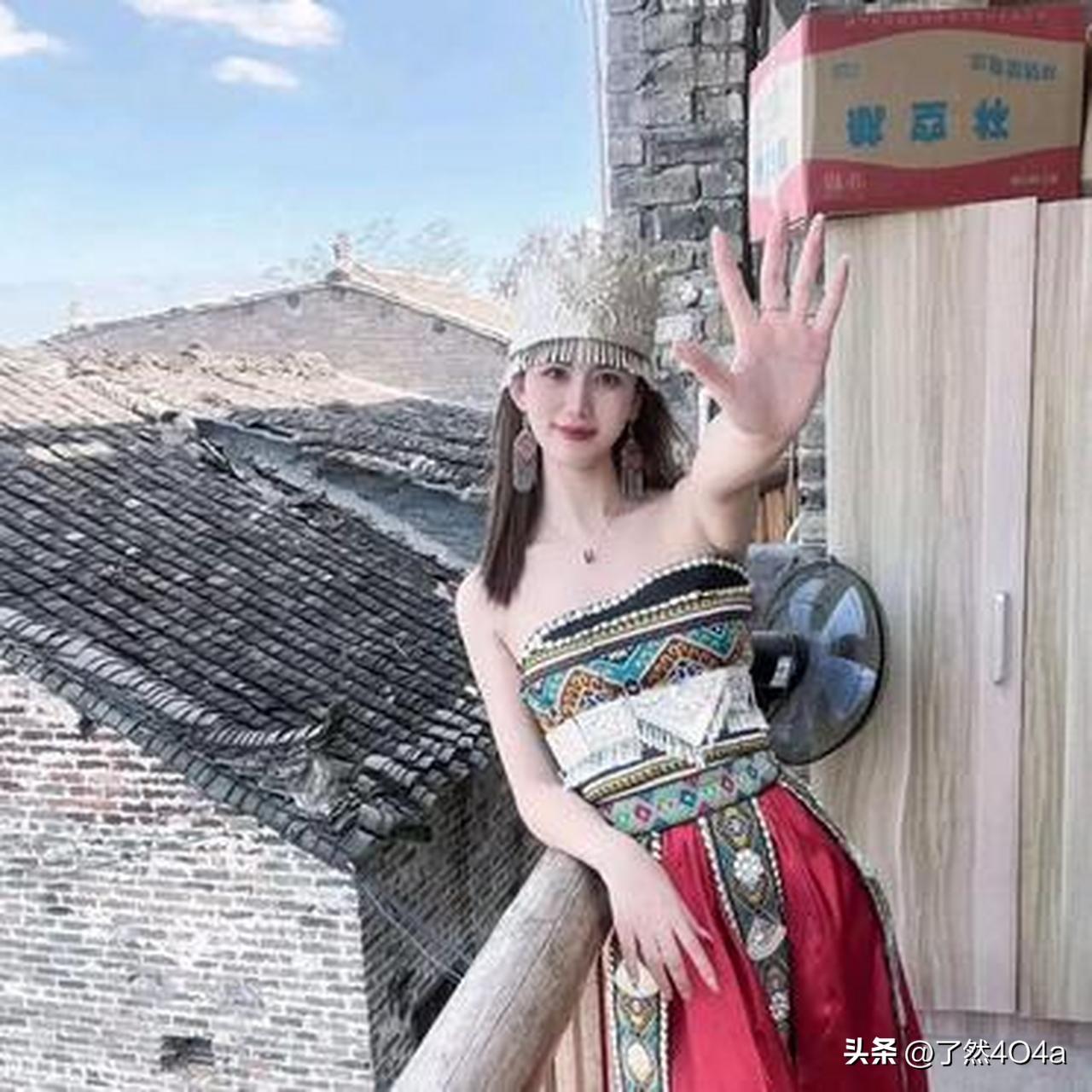 上联，圆圆缺缺天上月，求下联？冷冷暖暖人间情。