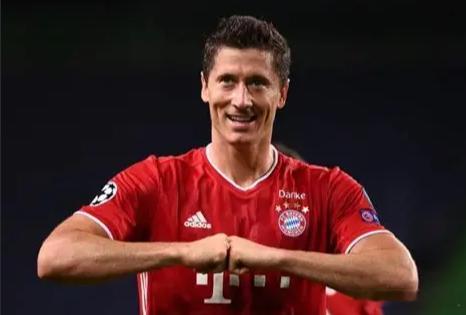 💥足坛大瓜！莱万曝巴萨奇葩操作为避免触发条款支付拜仁 250 万欧奖金，巴萨曾