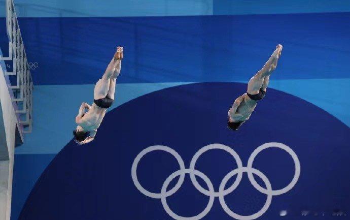 #张佳宁说跳水队牛#看见张佳宁的点赞也是相当的开心，特别是对于我们的跳水队来说，