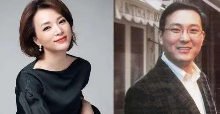 董卿丈夫密春雷坐上了被告席！

7月9日，上海金融法院。密春雷坐在被告席上，对面