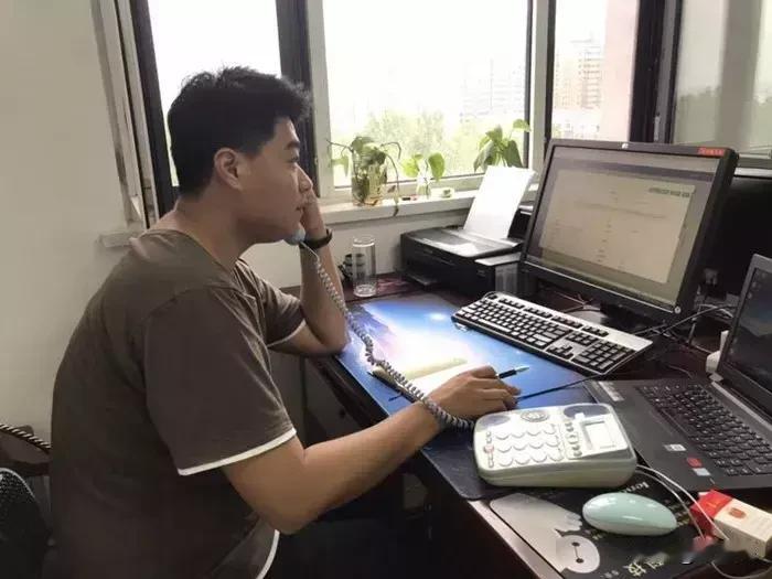 发小高就后不摆架子，但我与他却再难回到过去
    
       叶成山是我的