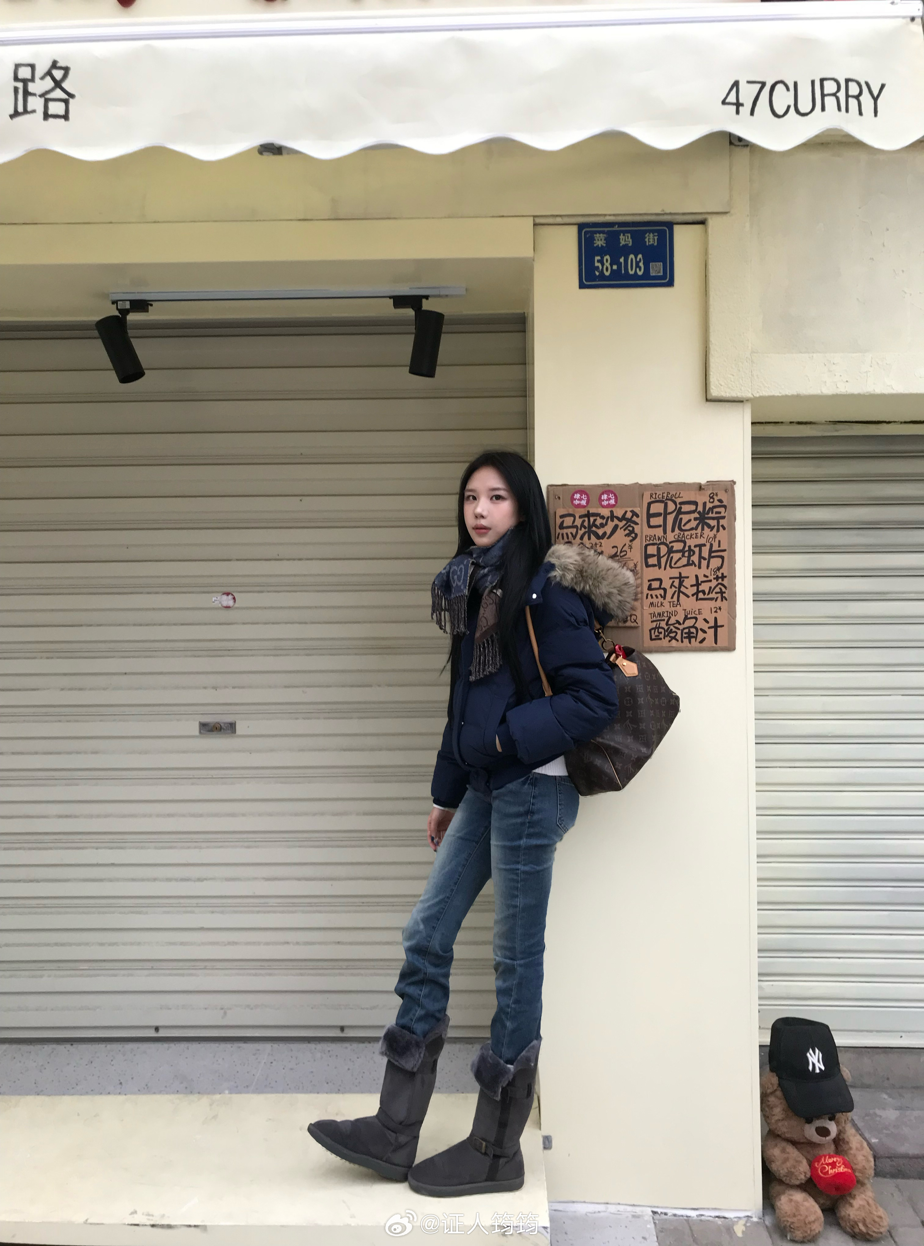 我居然到现在才尝试这种菲奥娜穿搭。好干练喔，有的时候有些衣服火不是没道理的。