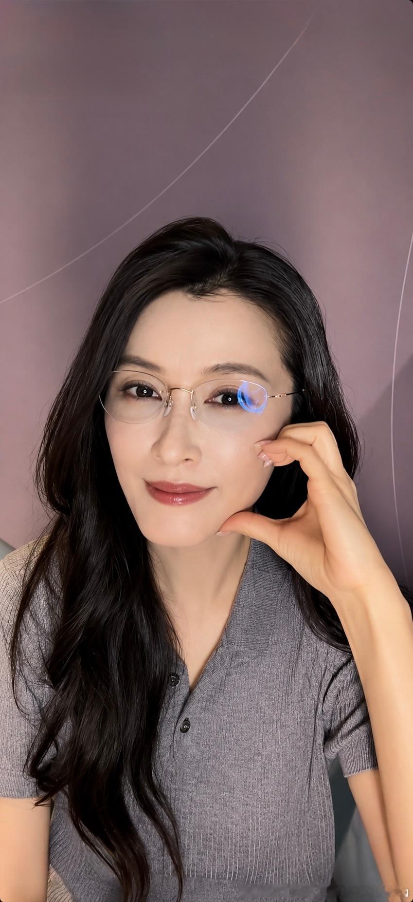 我不行了 ⋯⋯⋯⋯⋯⋯⋯⋯ 昨天晚上就開始睡不著 ⋯⋯⋯ 現在醒了 ⋯ 心跳就開