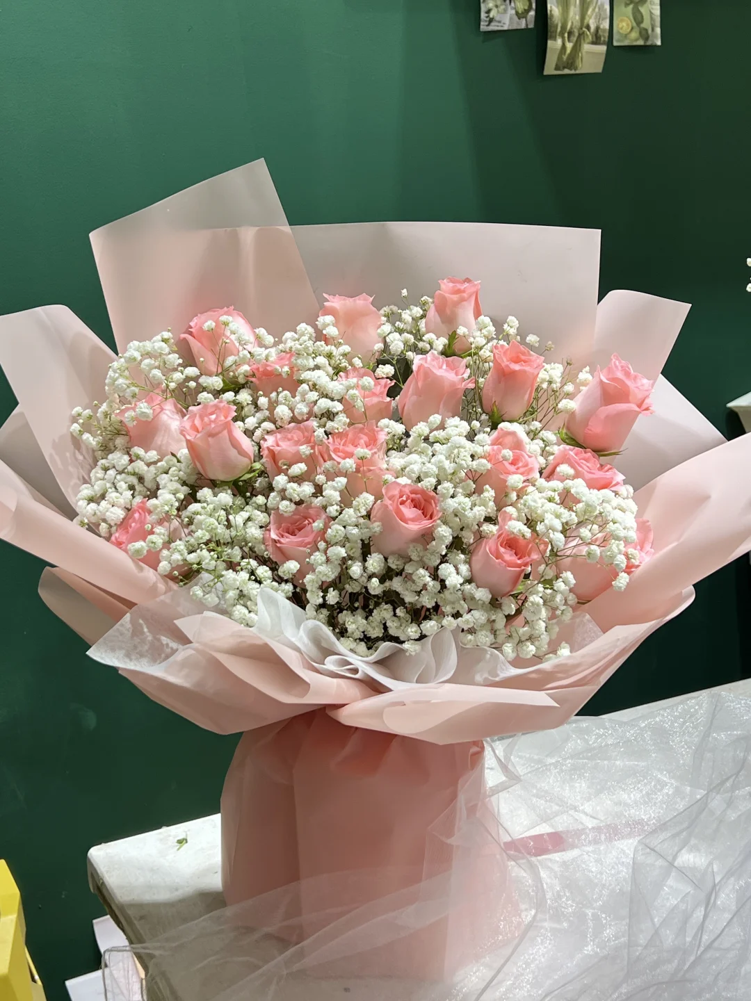 19朵戴安娜粉玫瑰满天星花束