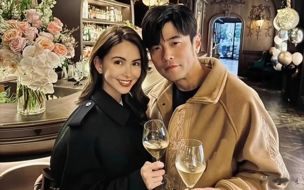 周杰伦再为昆凌购置豪宅，大手笔购入台北两套豪宅
 
8月21日据台媒消息，台北敦