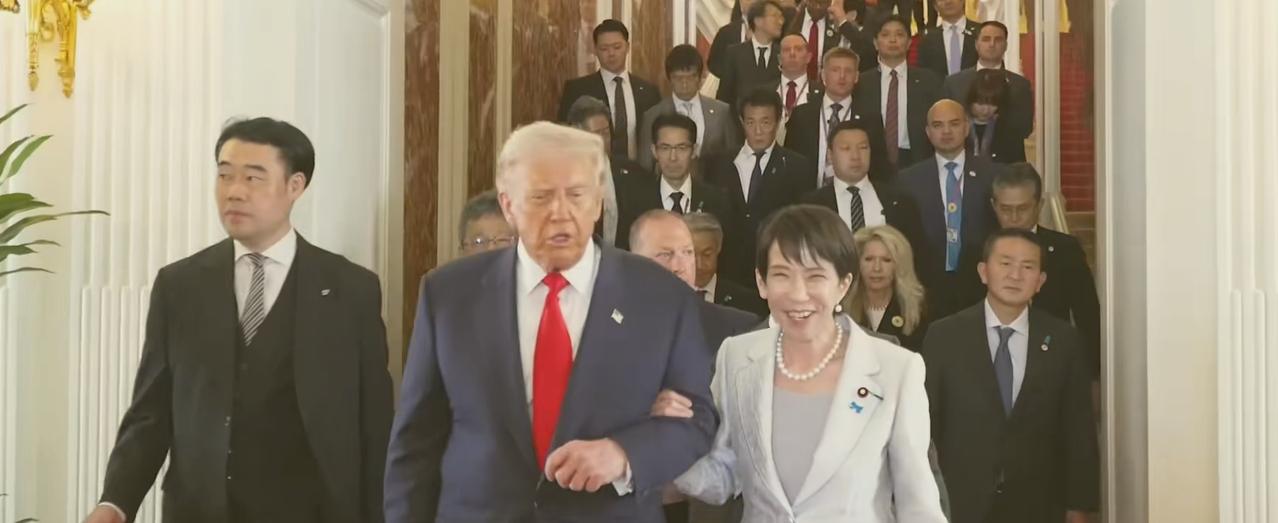 这些名场面我愿称之为“特苗的心动时刻” ！在APEC会议上，高市早苗以频繁的肢体