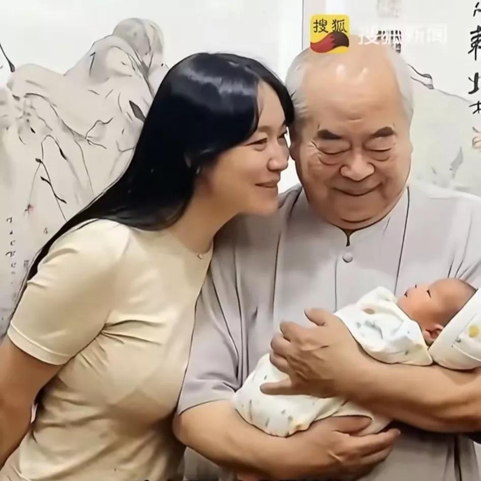 范曾87岁得子你怎么看范老先生糊涂了吧？这就是自欺欺人，以为自己宝刀不老，雄风犹