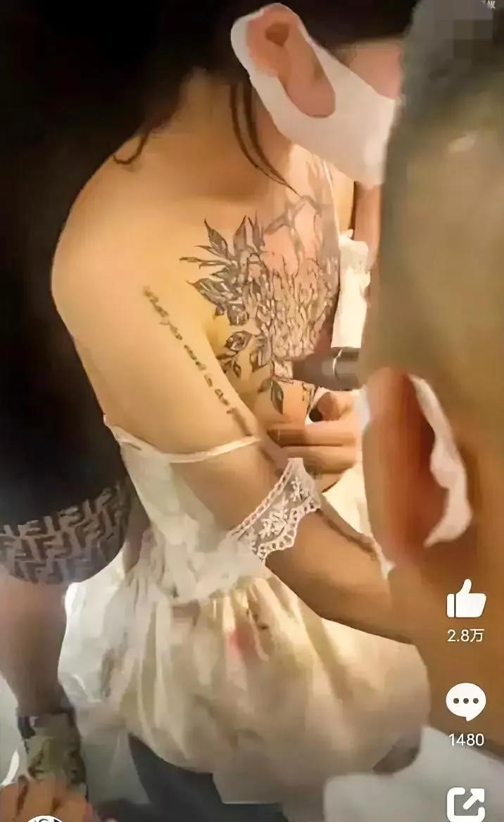 这好像是个男的。