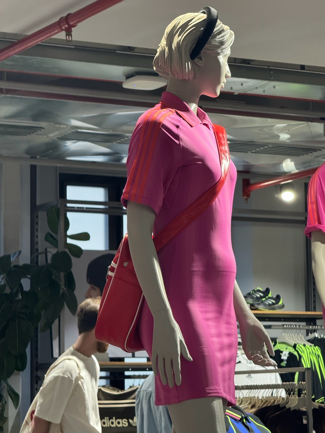 这才是普通身材的普通人穿搭，甚至这才是我们普通人需要的模特…那有些店里的模特我都