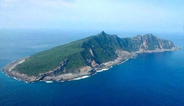 果不其然，日本海上保安厅曾突然宣布了，将钓鱼岛主岛上的所谓“灯塔”纳入其航标管理