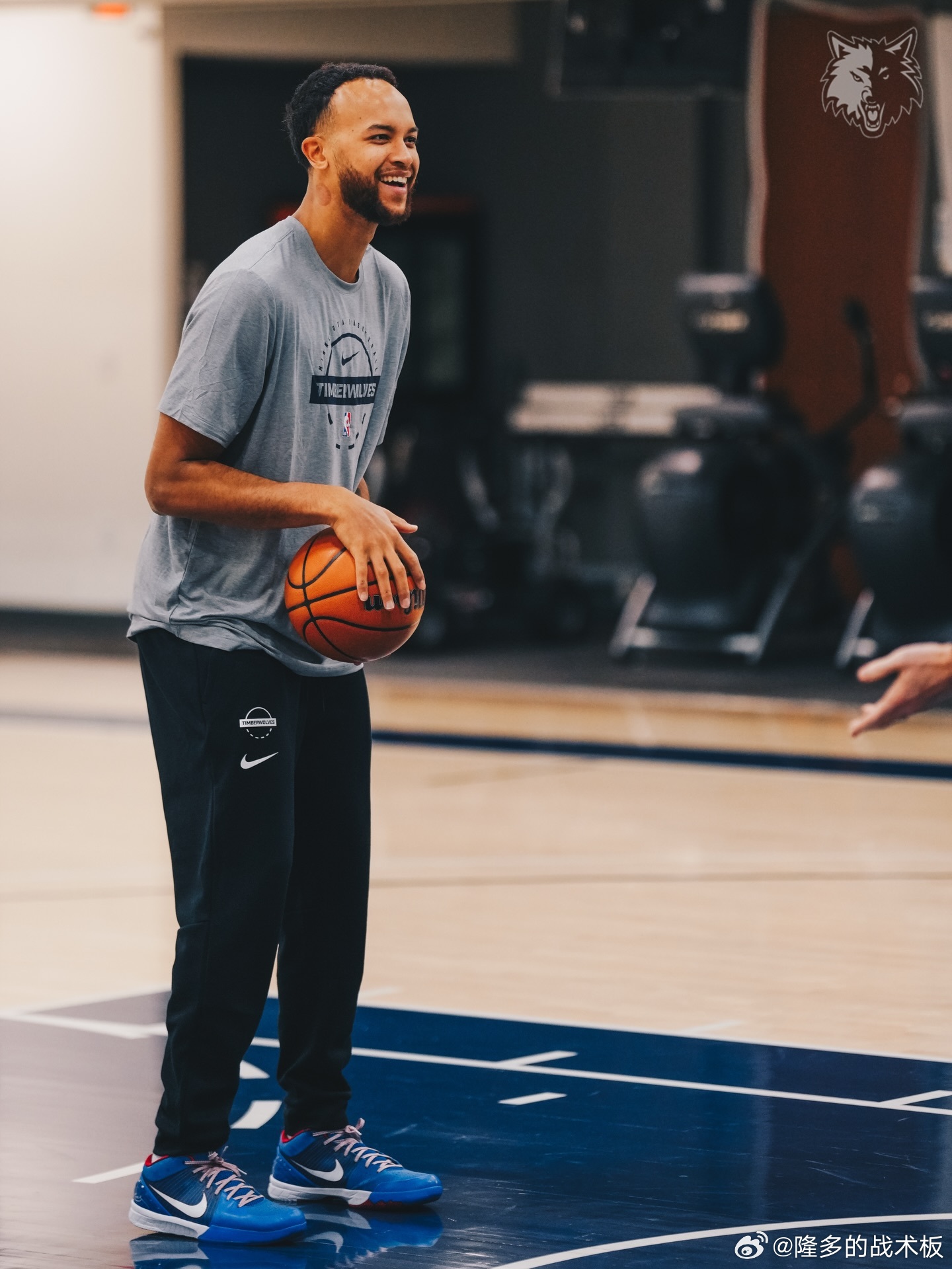 李凯尔正式回归森林狼，今天有望登场。 