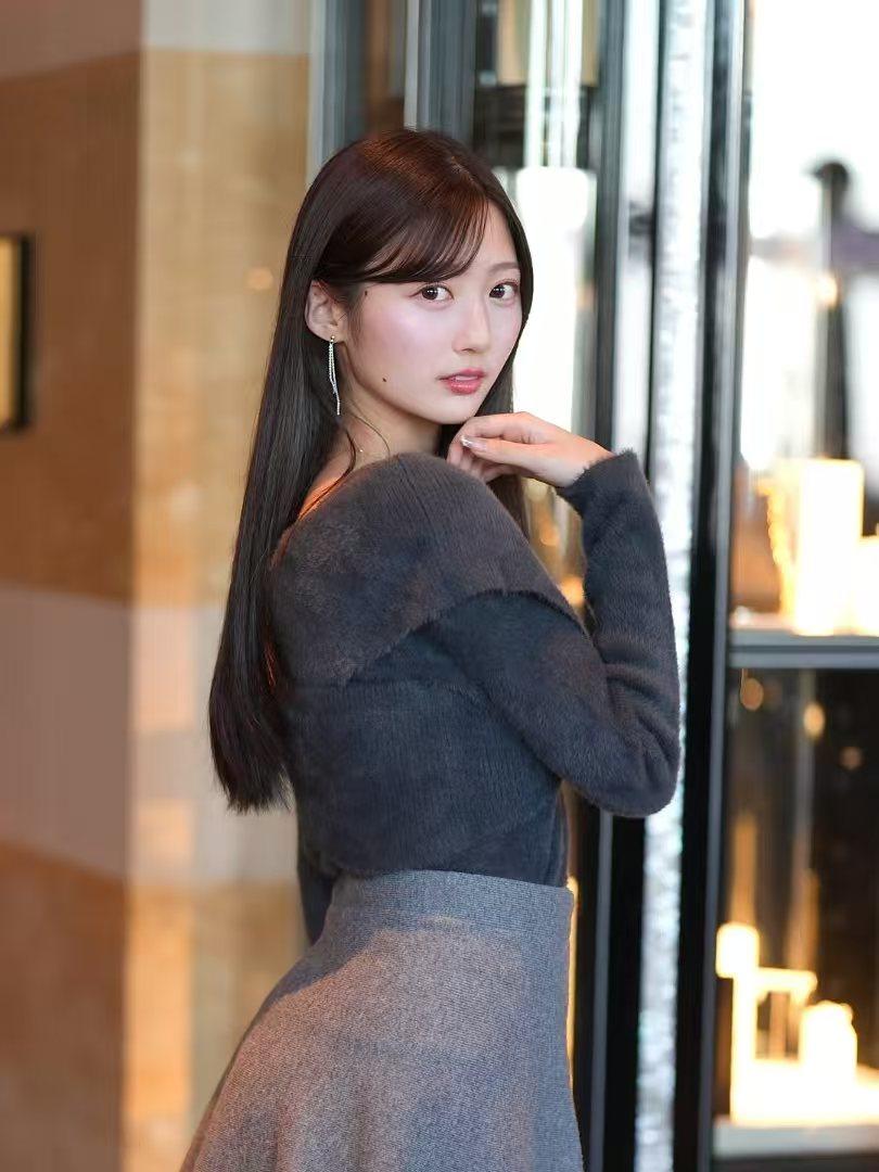 其实我穿黑色系也挺美的
