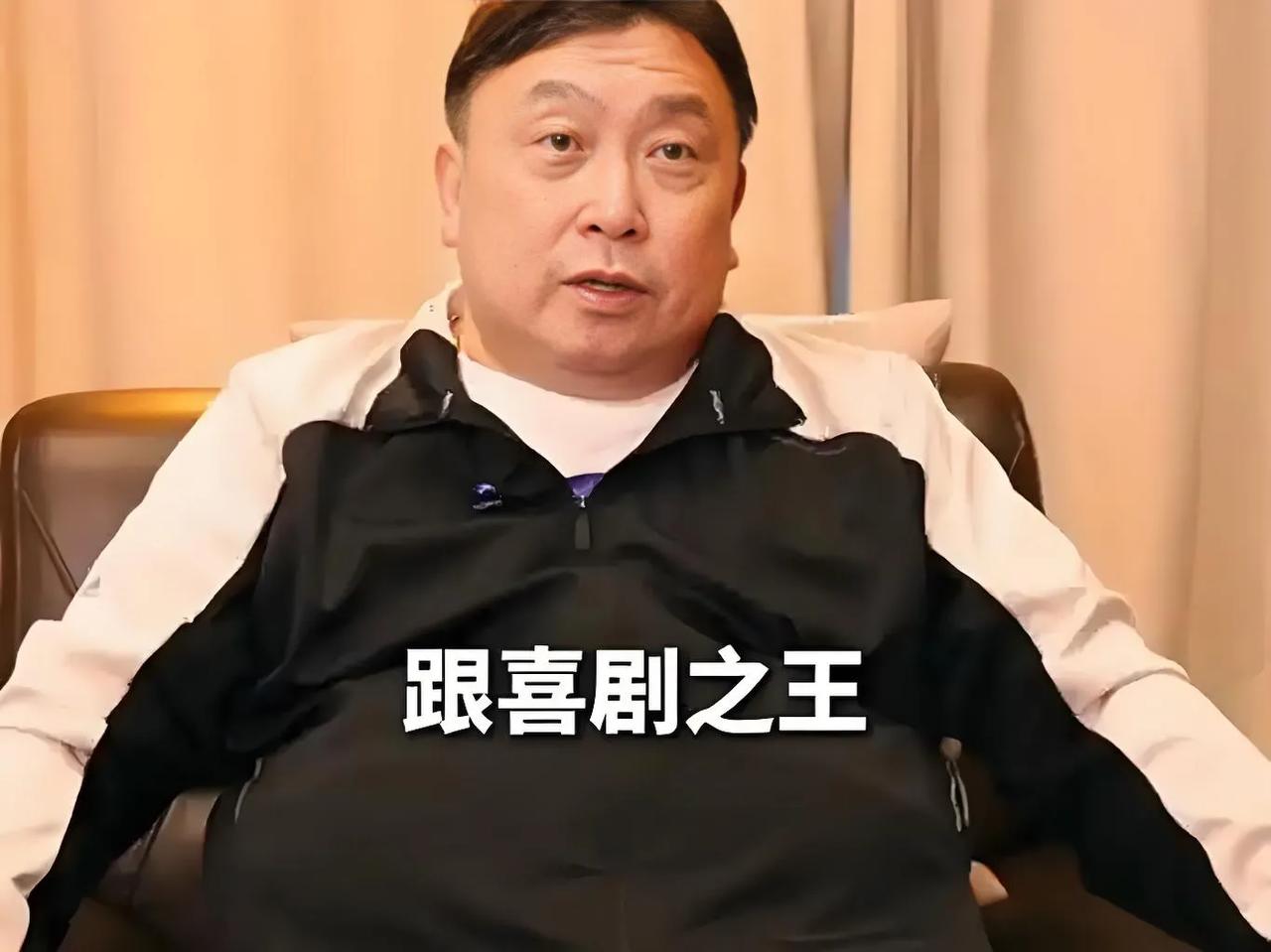 2025年8月22日，王晶在社交平台直言周星驰对罗慧娟“肯定是爱得很深，曾经”。